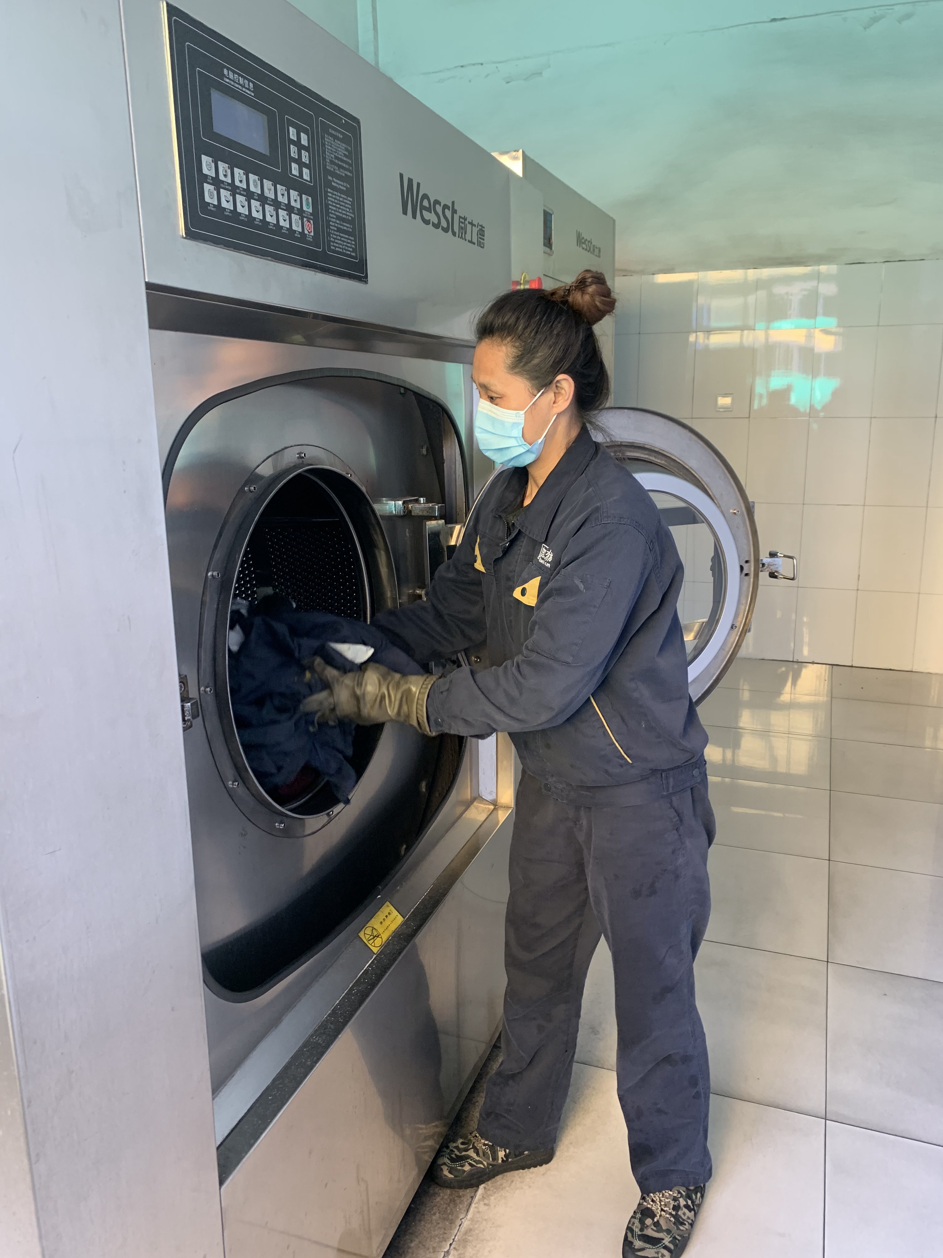 王艷飛_副本.jpg 王艷飛_副本.jpg