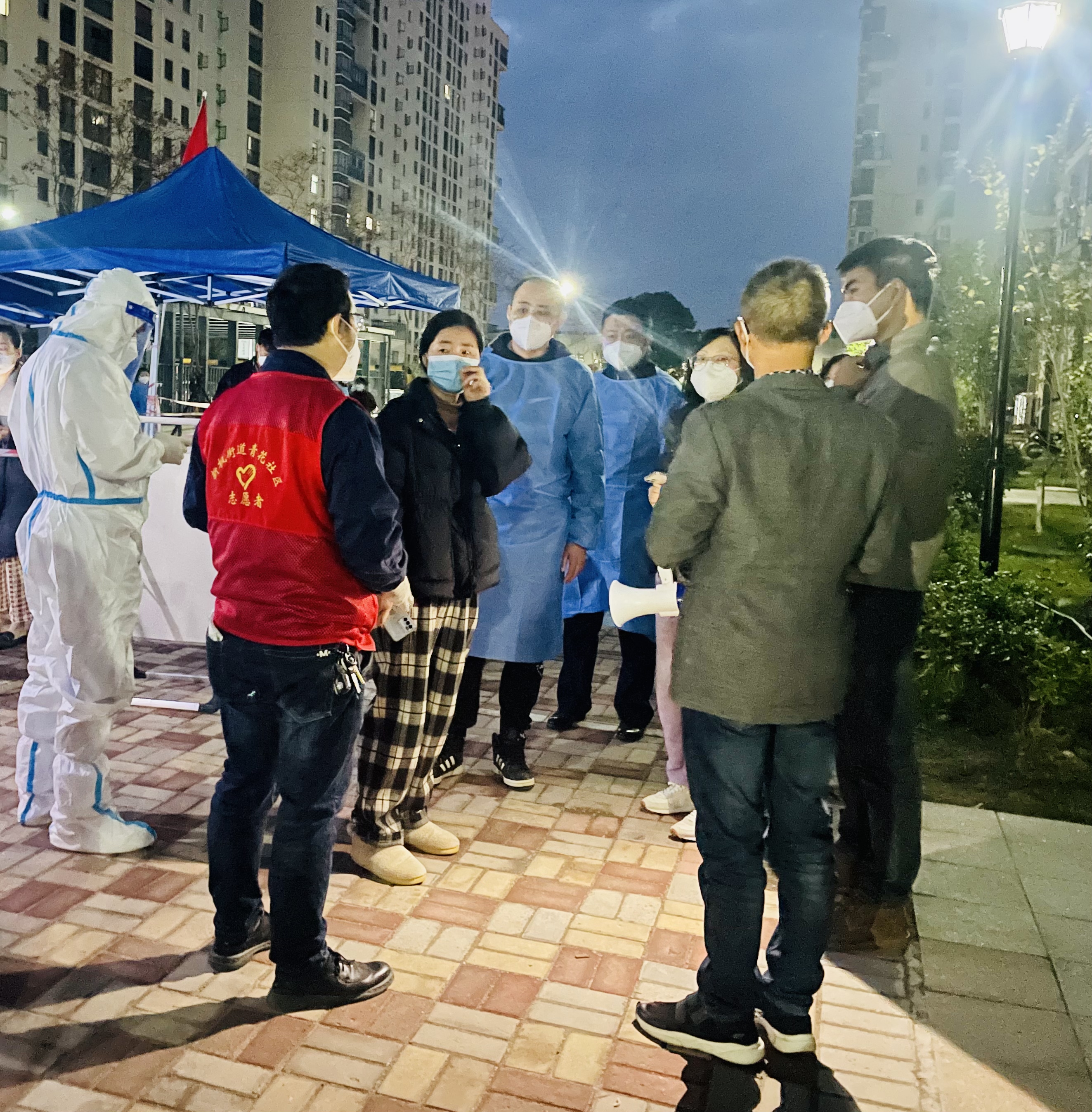 凌晨5點(diǎn)商議核酸秩序維護(hù)點(diǎn)位.jpg 凌晨5點(diǎn)商議核酸秩序維護(hù)點(diǎn)位.jpg