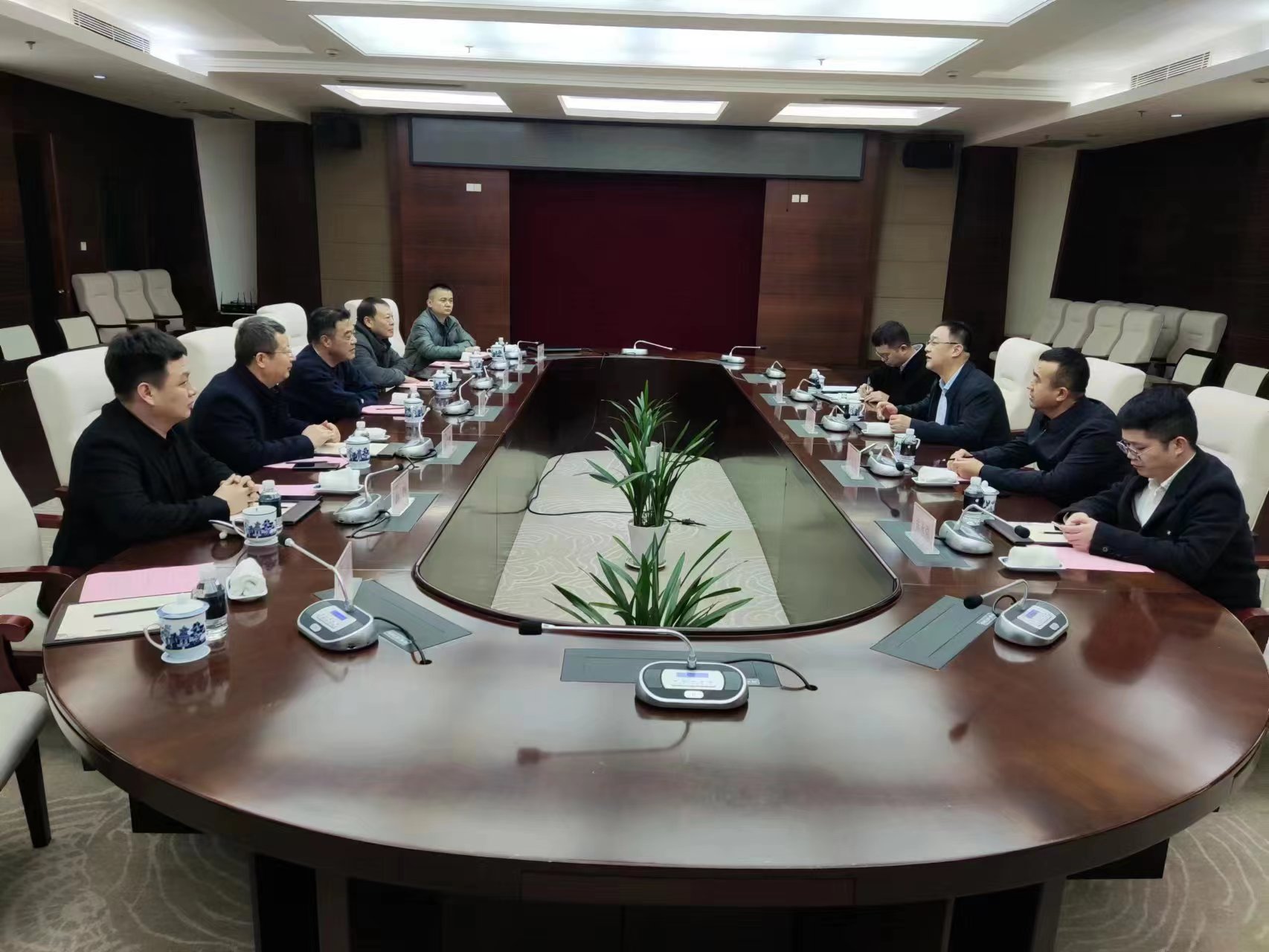 烏海市副市長(zhǎng)王繼平一行到黑貓股份調(diào)研指導(dǎo) (3).jpg 烏海市副市長(zhǎng)王繼平一行到黑貓股份調(diào)研指導(dǎo) (3).jpg