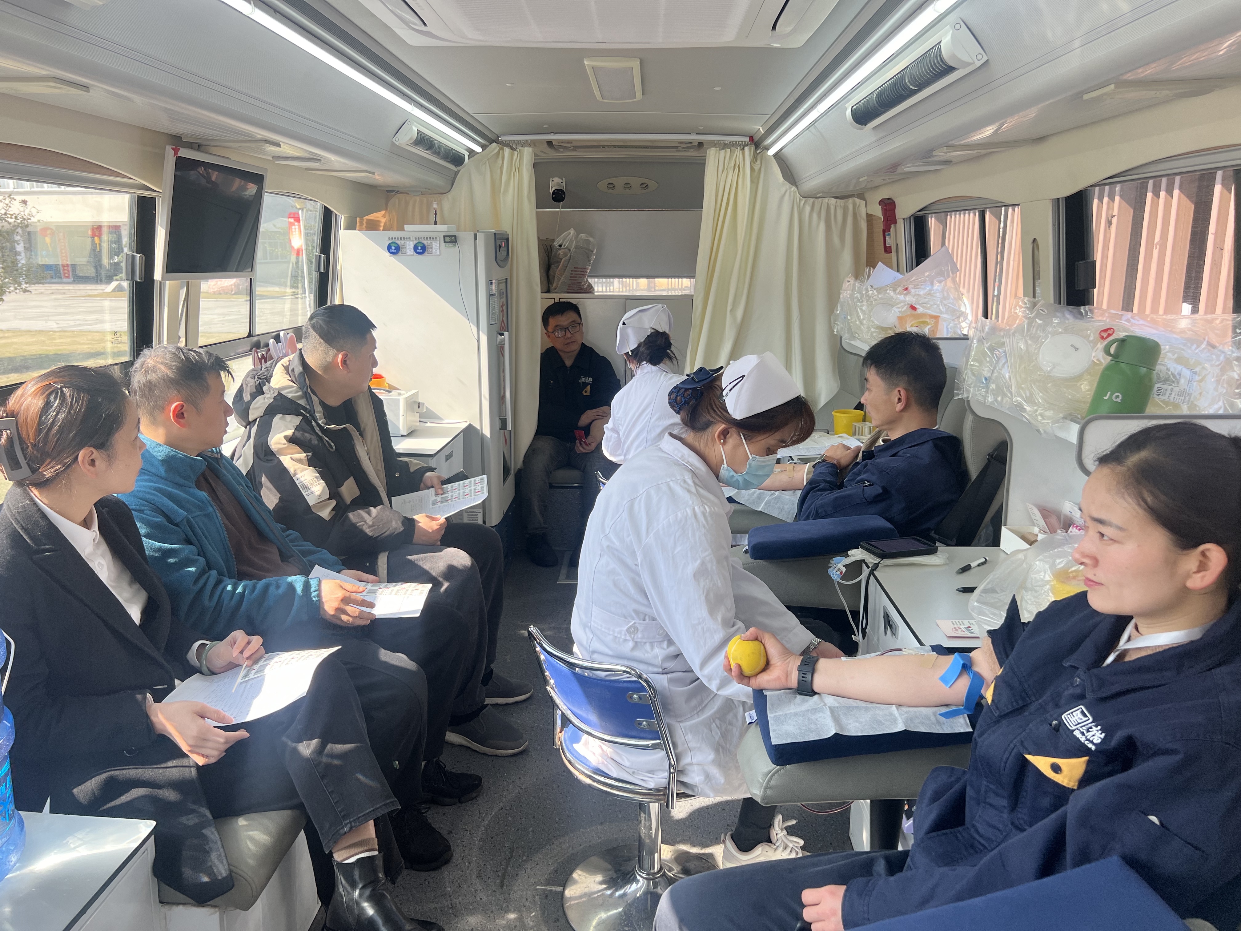 獻血現(xiàn)場1.jpg 獻血現(xiàn)場1.jpg