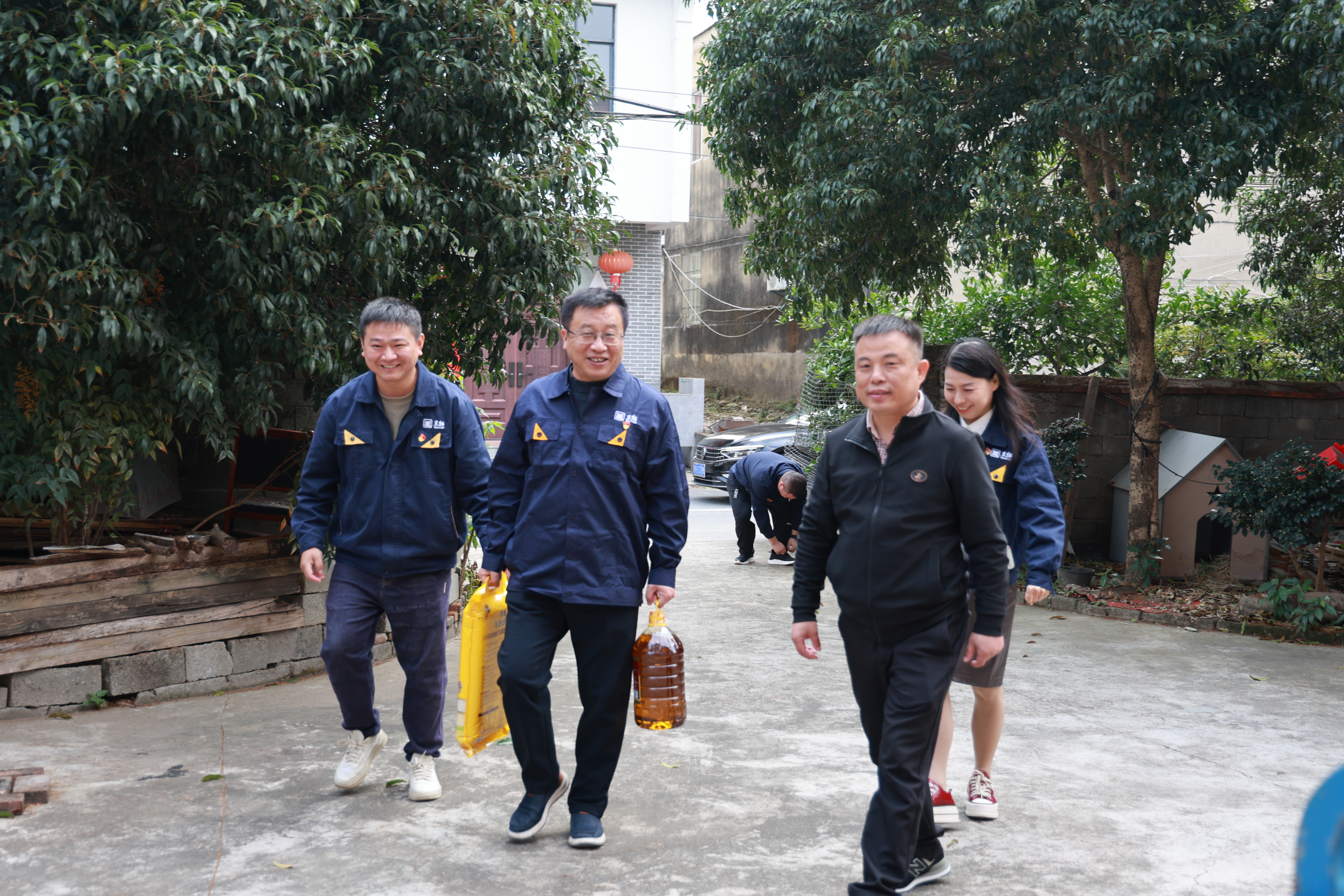 慰問(wèn)01.jpg 慰問(wèn)01.jpg