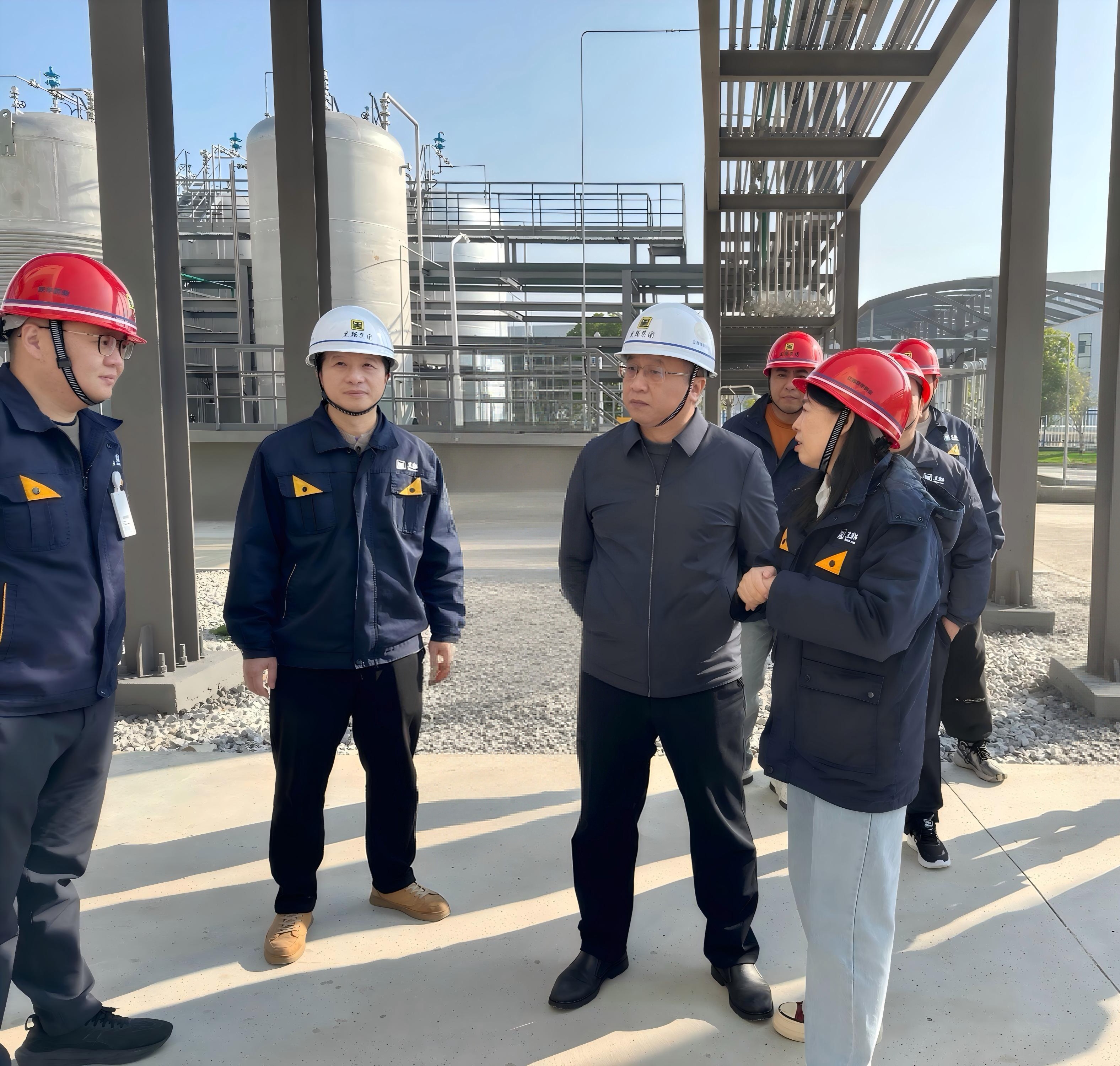 汪羽調(diào)研.jpg 汪羽調(diào)研.jpg