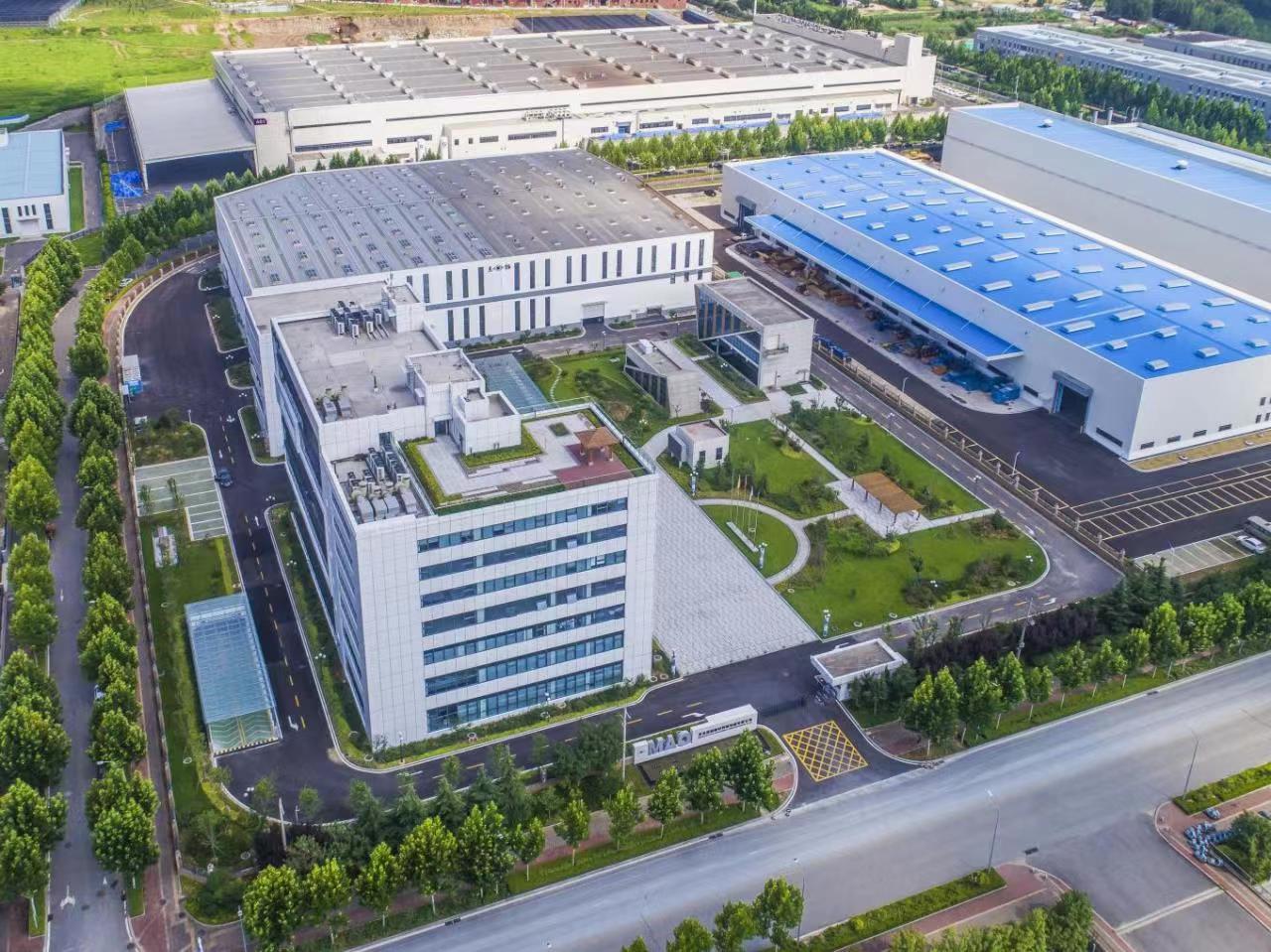 青島黑貓 (2).jpg 青島黑貓 (2).jpg